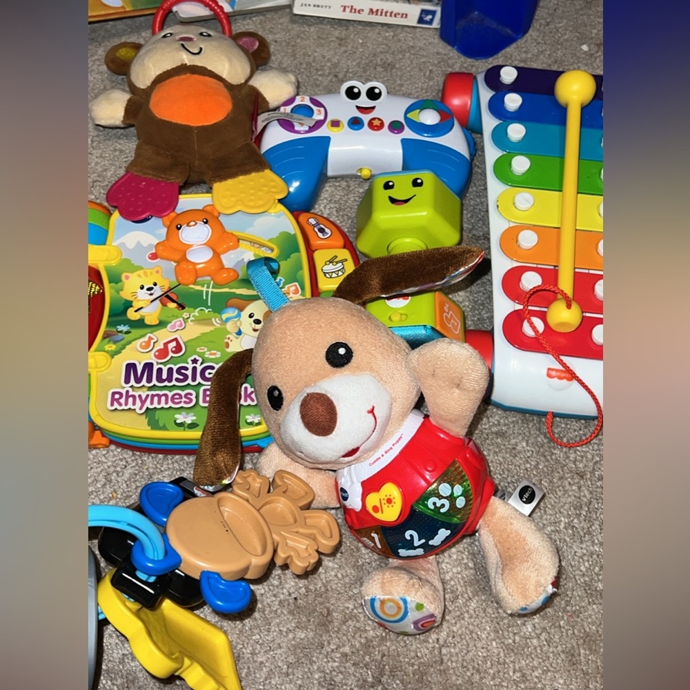 Assorted baby toys